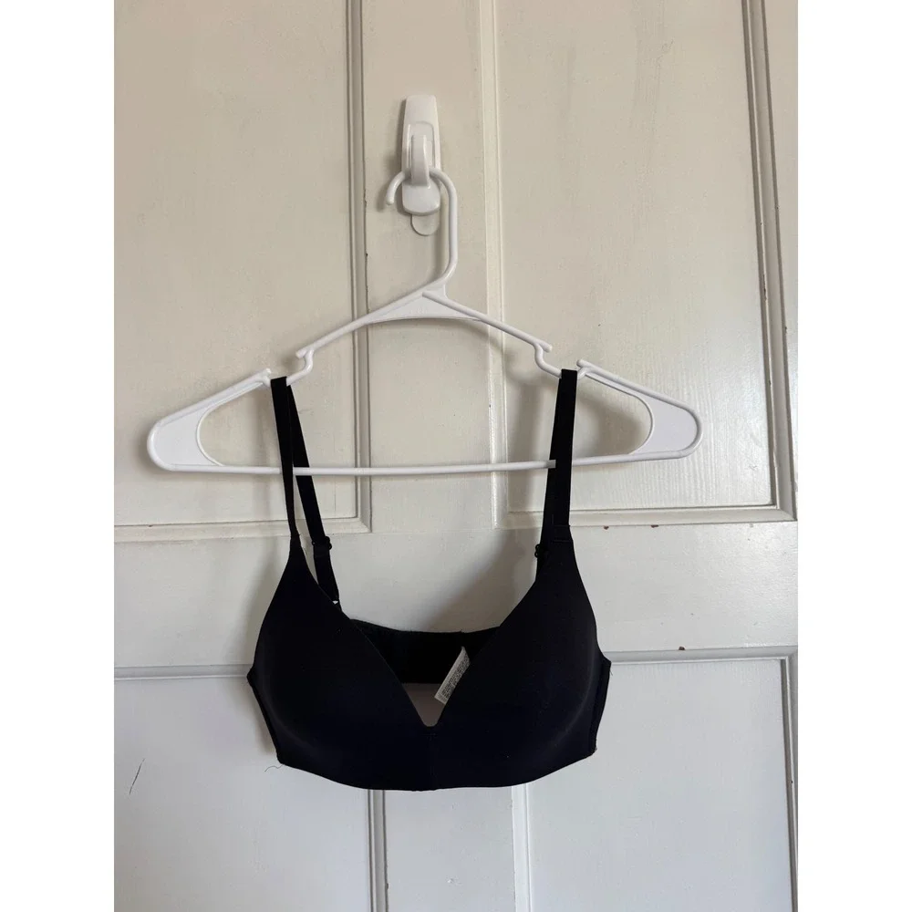 Wacoal black Comfort First wireless bra 856339 size 32B